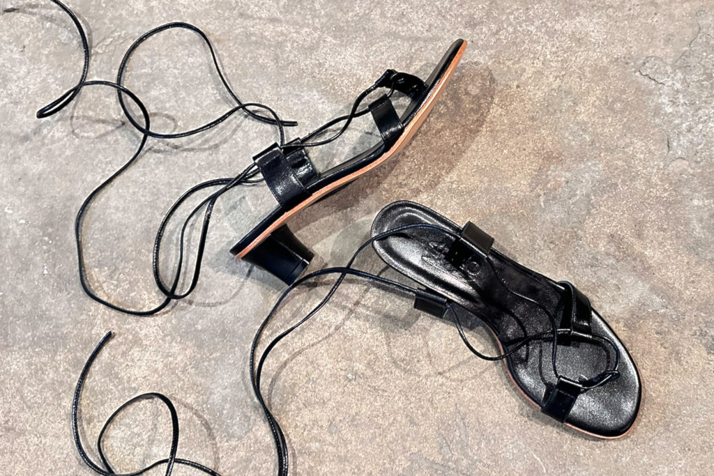 Pavone Black (sample)